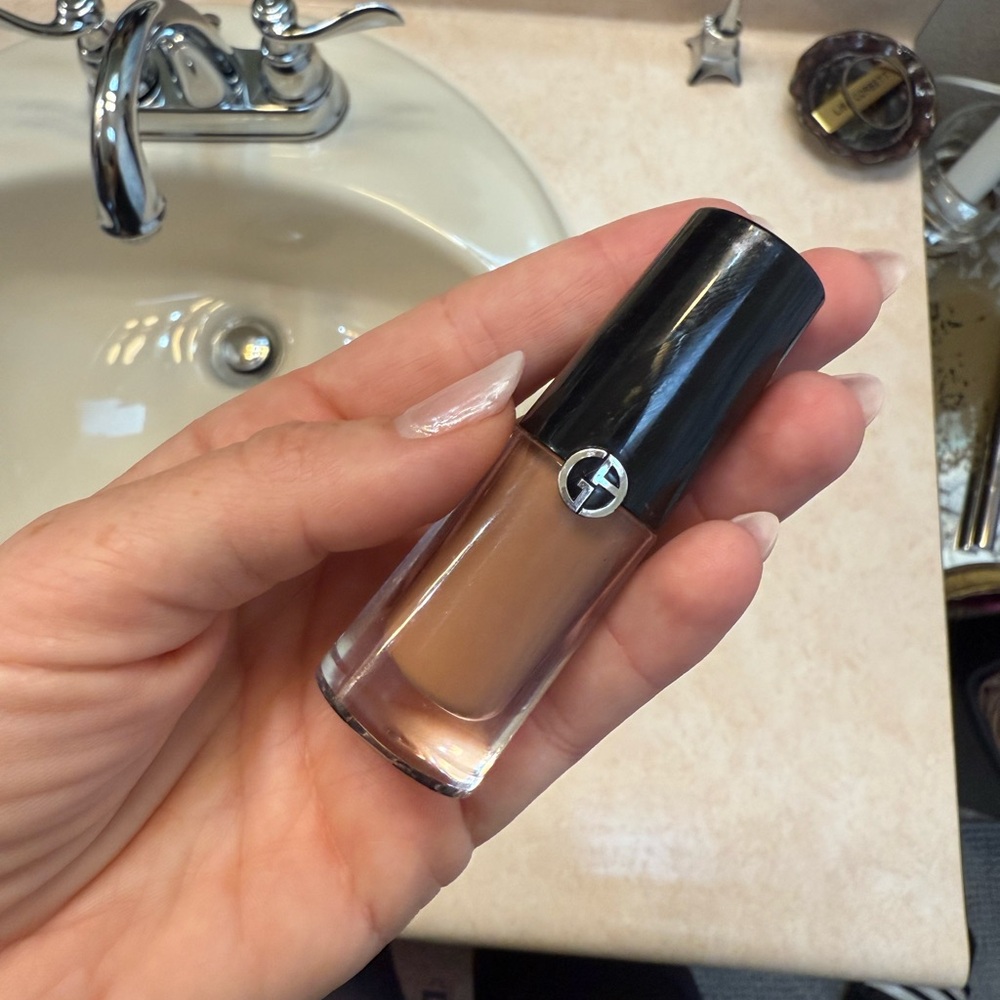 Giorgio Armani Luminous Silk Foundation - Warm Beige